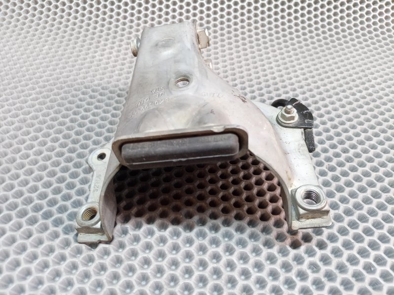 Кронштейн двигателя левый Q5 2010 8R CDN 2.0