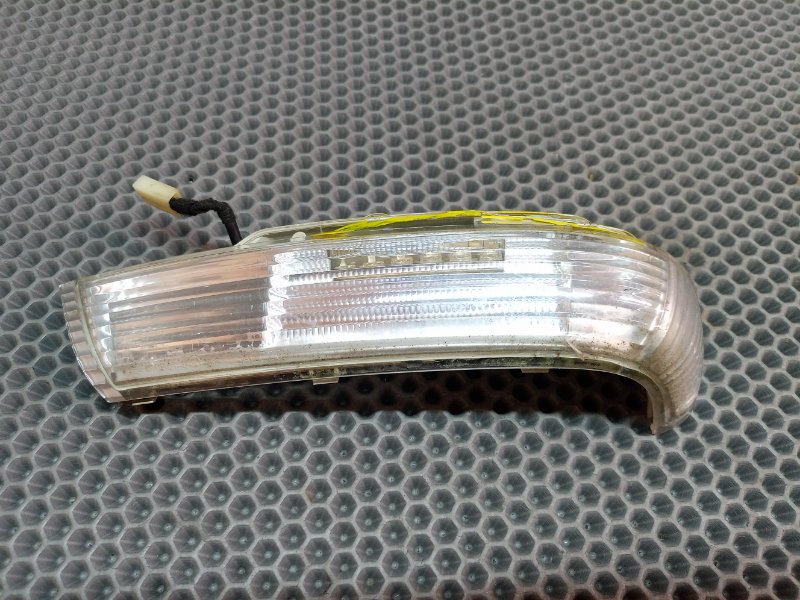 Повторитель поворота в зеркало левый Touareg 2006 7L BMV 3.2