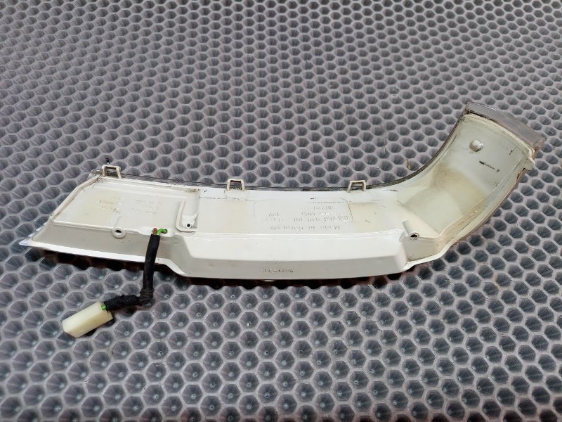 Повторитель поворота в зеркало левый Touareg 2006 7L BMV 3.2