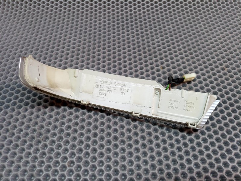 Повторитель поворота в зеркало левый Touareg 2006 7L BMV 3.2