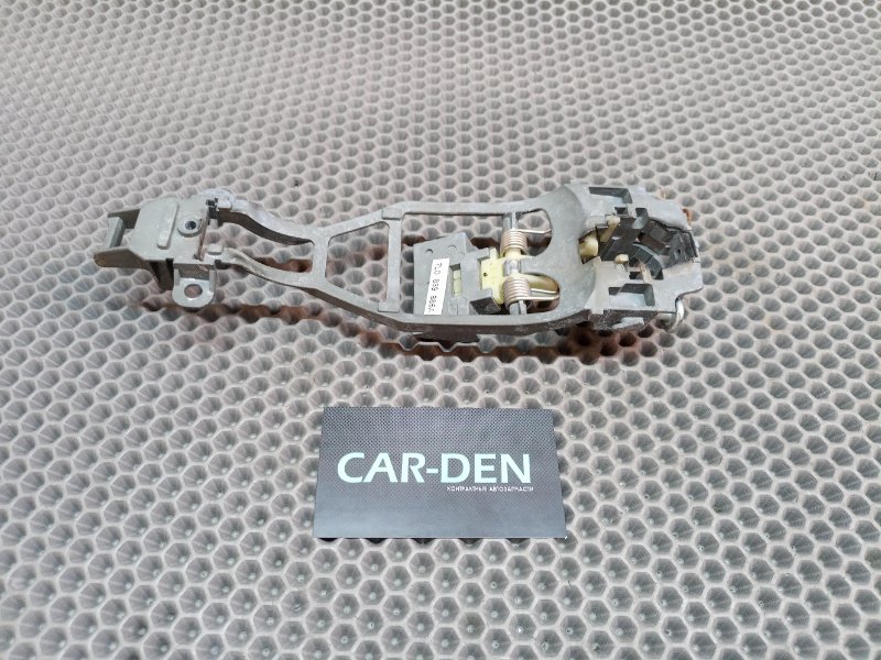 Запчасть кронштейн ручки двери задний левый Volkswagen Touareg 2006 7L BMV 3.2 7L0839885A контрактная Кронштейн ручки двери задний левый Volkswagen Touareg 2006 7L BMV 3.2 7L0839885A контрактная