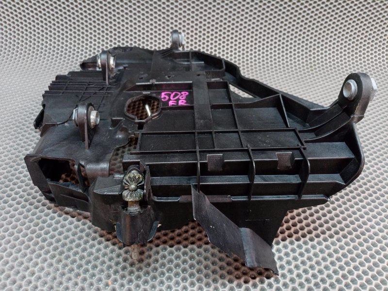 Крепление фары переднее правое Touareg 2006 7L BMV 3.2