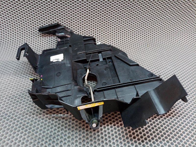 Крепление фары переднее левое Touareg 2006 7L BMV 3.2