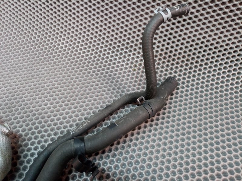 Патрубок системы охлаждения Touareg 2004 7L AZZ 3.2