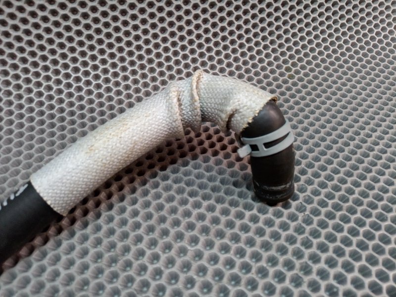 Патрубок отопителя Touareg 2004 7L AZZ 3.2