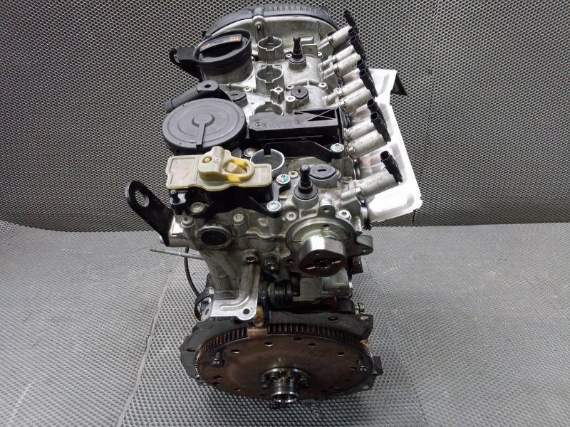 Двигатель Q5 2011 8R CDN 2.0 Двигатель Q5 2011 8R CDN 2.0