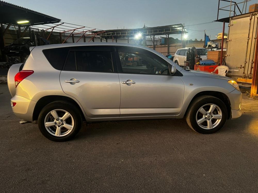 Блок предохранителей Toyota Rav4 кузов ACA21 двигатель 1AZ год 2005 номер 82721-