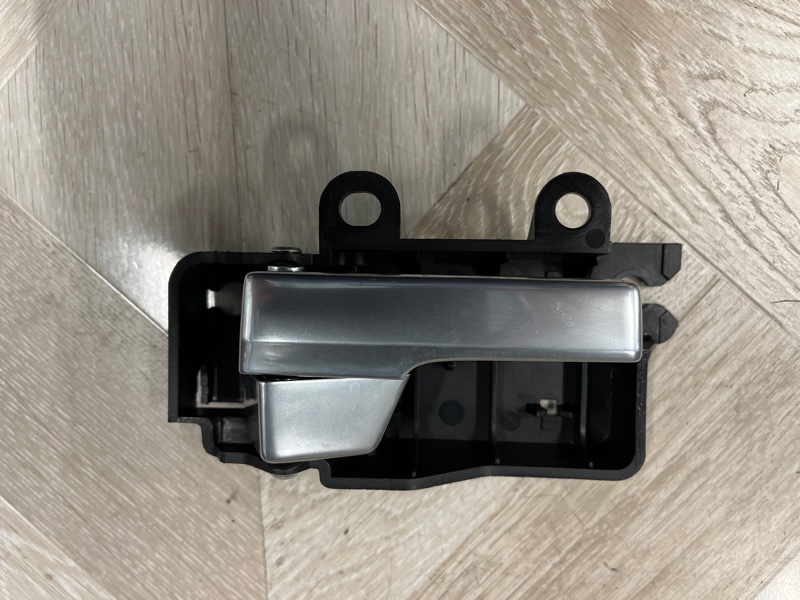 Ручка двери внутренняя правая FORD Kuga CBV 2012 Внедорожный автомобиль 2.5L Duratec-ST (220/225PS) - VI5 3M51-R22600AA контрактная