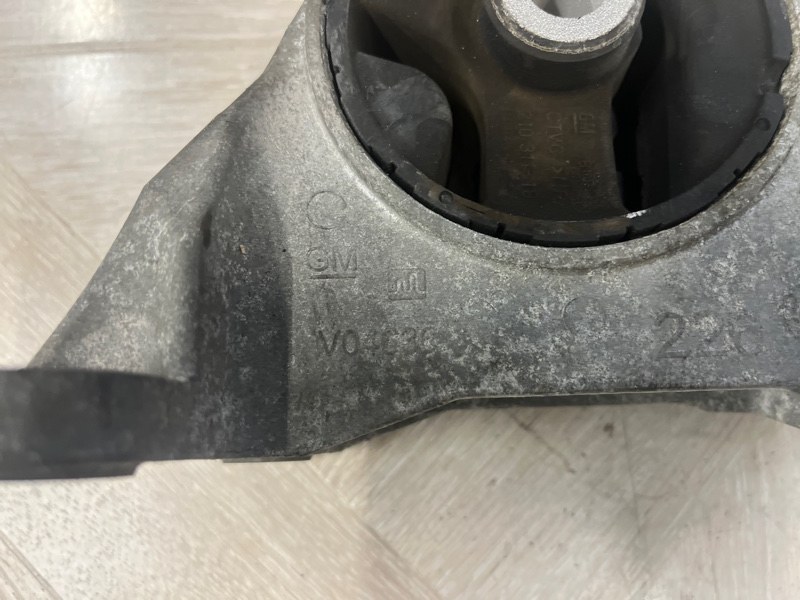 Подушка двигателя передняя Saab 9-3 вагон B207R