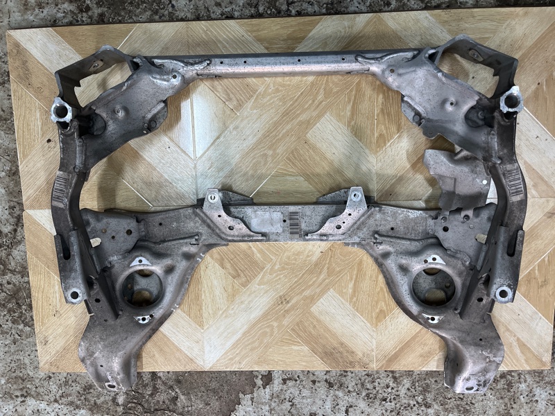 Передний подрамник передний BMW PG36 2011 Седан N43; 31116785639 контрактная