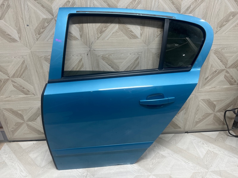 Запчасть дверь боковая задняя левая OPEL ASTRA-H 2005 Хэтчбек Z18XE 13162876 контрактная Дверь боковая задняя левая OPEL ASTRA-H 2005 Хэтчбек Z18XE 13162876 контрактная