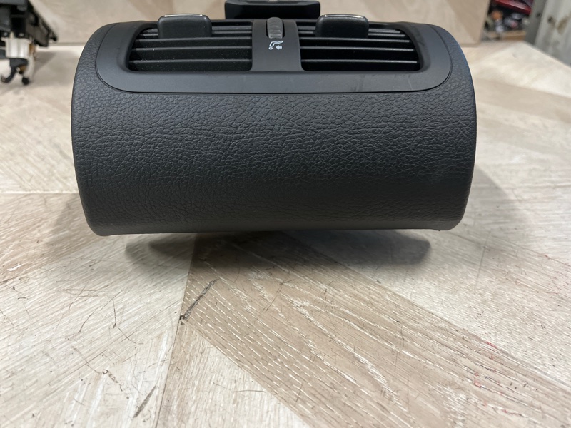 Дефлектор воздушный PASSAT CC 2009 Седан CAW Дефлектор воздушный PASSAT CC 2009 Седан CAW