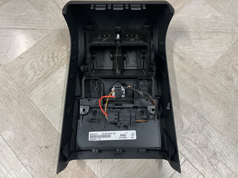 Дефлектор воздушный PASSAT CC 2009 Седан CAW Дефлектор воздушный PASSAT CC 2009 Седан CAW