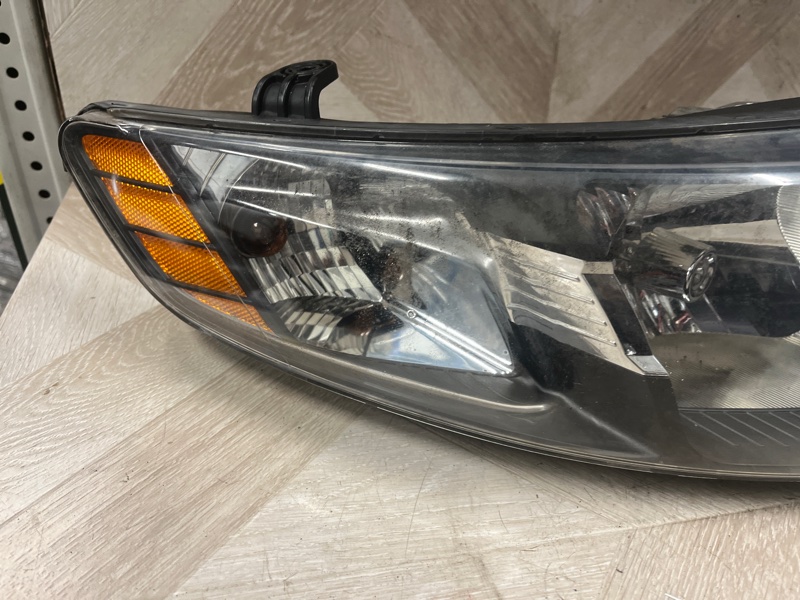 Фара галогеновая передняя правая Kia Cerato СЕДАН 1600 CC - GAMMA; ENGINE TYPE: DOHC - GDI;