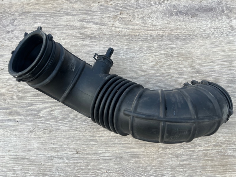 Патрубок воздушного фильтра Cerato 2012 СЕДАН 1600 CC - GAMMA; ENGINE TYPE: DOHC - GDI;