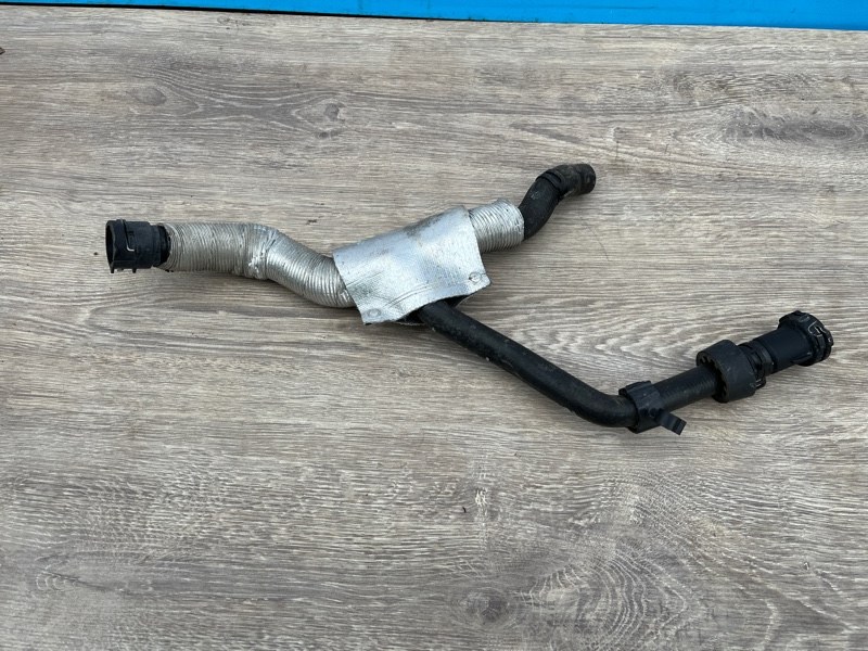 Патрубок системы охлаждения VOLKSWAGEN PASSAT 2009 Седан CAW 3C0122073R контрактная