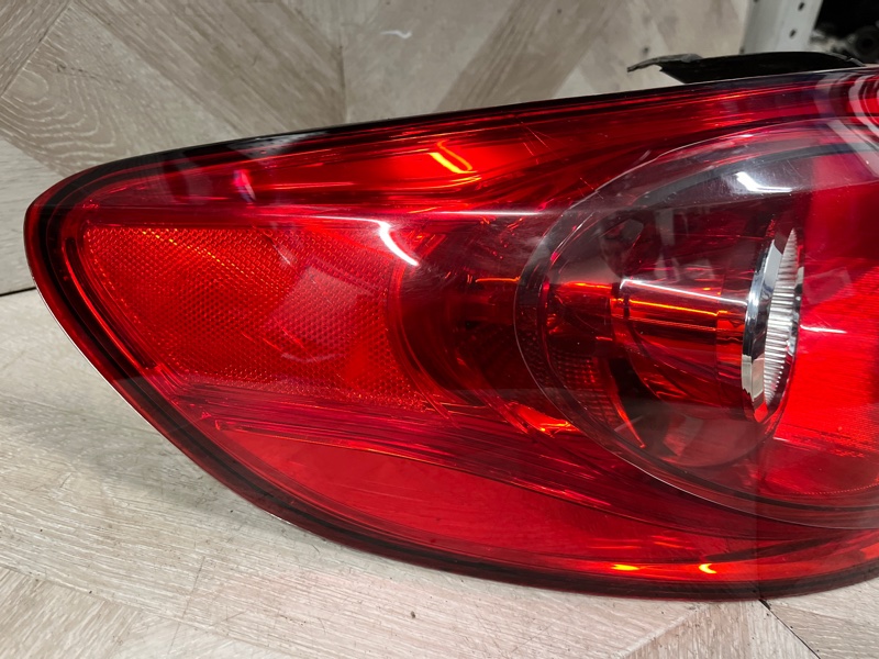 Задняя фара задняя левая VOLKSWAGEN PASSAT Седан CAW