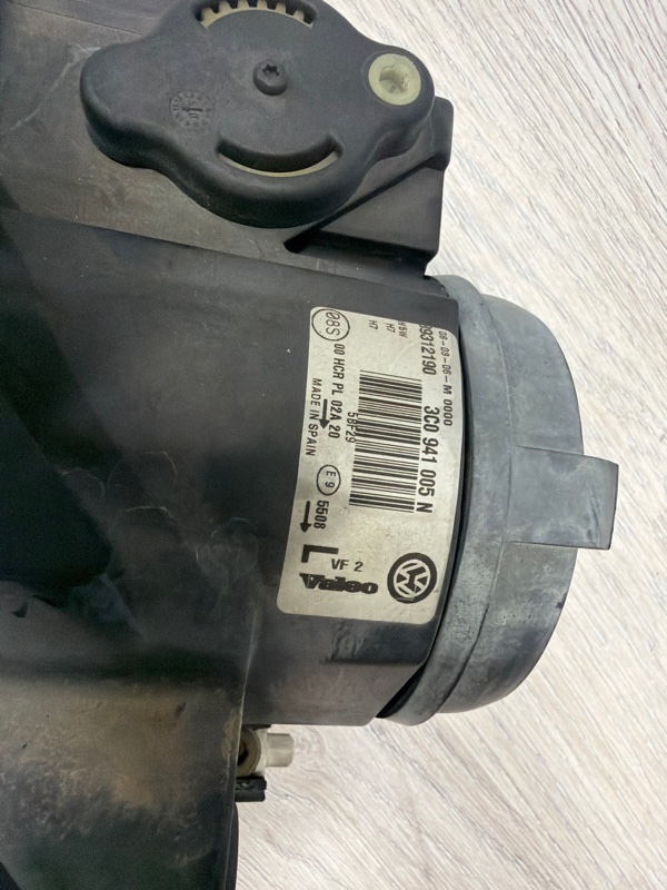 Фара галогеновая передняя левая PASSAT 2006 Седан BWA(R4 2.0 TFSI EA113)