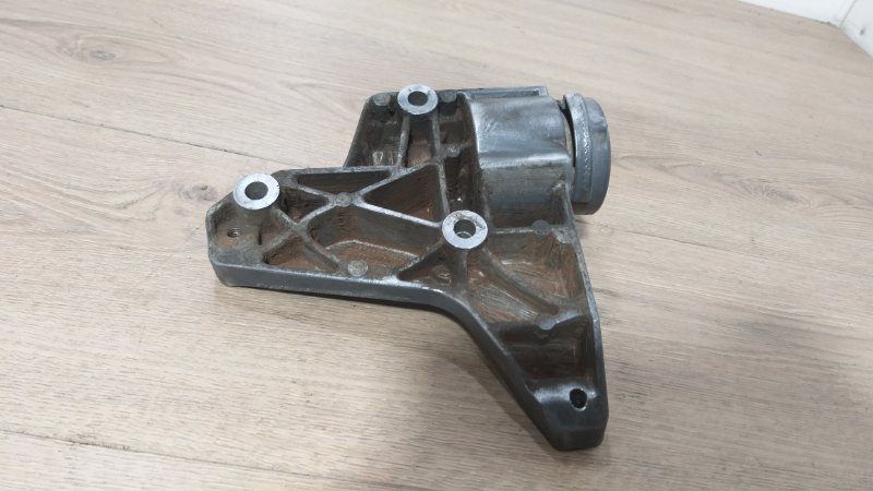 Запчасть натяжитель приводного ремня Volkswagen Caddy 2011 CBZA 2KJ 03F 260885 контрактная Натяжитель приводного ремня Volkswagen Caddy 2011 CBZA 2KJ 03F 260885 контрактная