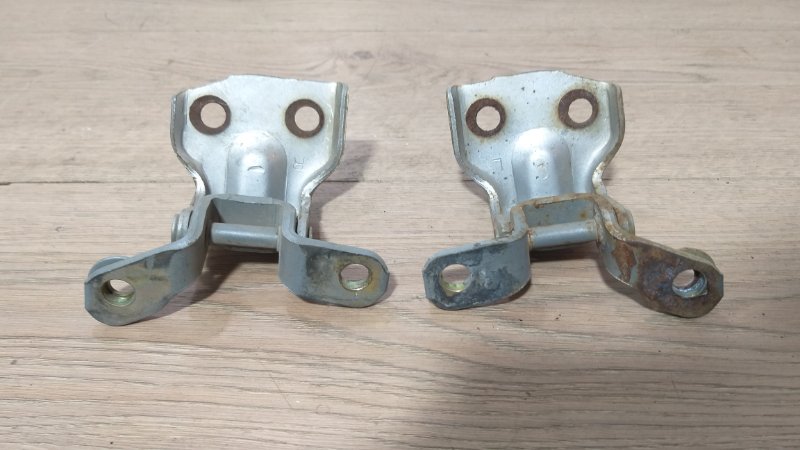 Петли двери задние правые Mazda Demio 2000 DW3W B3E DX5073210 Б/У