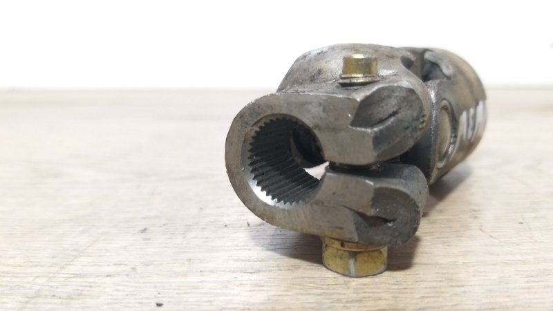 Карданчик рулевой Demio 2000 DW3W B3E Карданчик рулевой Demio 2000 DW3W B3E