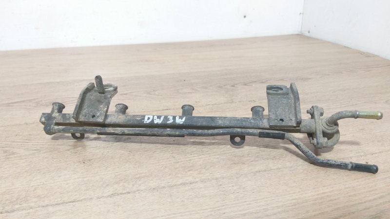 Запчасть рампа форсунки Mazda Demio 2000 DW3W B3E B34M13150B контрактная Рампа форсунки Mazda Demio 2000 DW3W B3E B34M13150B контрактная