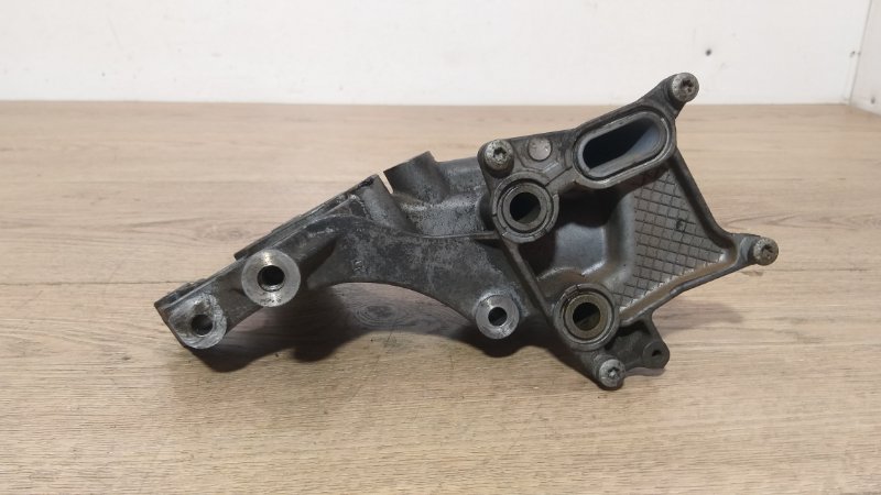 Корпус масляного фильтра Caddy 2011 CBZA 2KJ Корпус масляного фильтра Caddy 2011 CBZA 2KJ