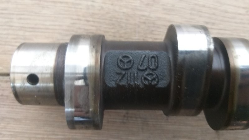 Распредвал правый E-Class 1998 W210 M112E32