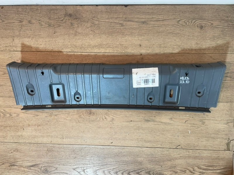 Накладка замка багажника BMW 3-Series 2007 VB23 N52B25A 7059258 контрактная