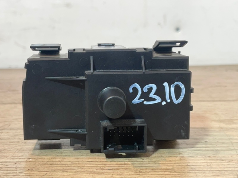 Переключатель света BMW 3-Series VB23 N52B25A Переключатель света BMW 3-Series VB23 N52B25A