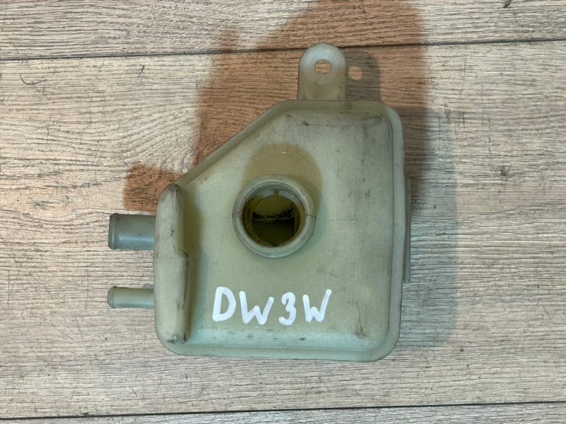 Бачок гидроусилителя руля Demio 2000 DW5W B5E Бачок гидроусилителя руля Demio 2000 DW5W B5E