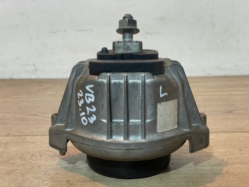 Подушка двигателя передняя левая BMW 3-Series 2007 VB23 N52B25A 22116760330 контрактная