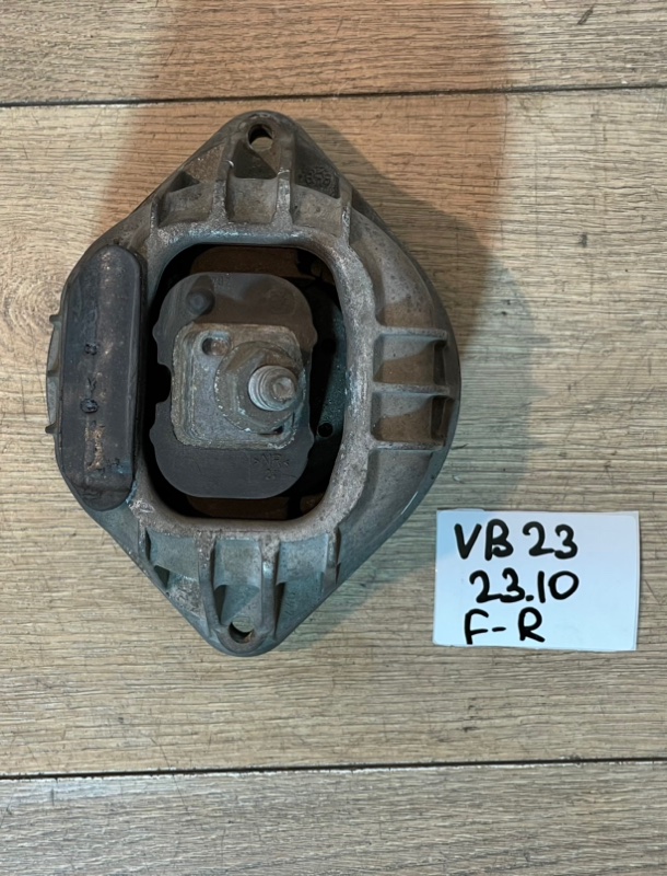 Подушка двигателя передняя правая BMW 3-Series 2007 VB23 N52B25A 22116760330 контрактная