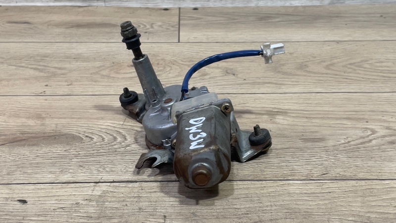 Моторчик дворника задний Demio 2000 DW3W B3E
