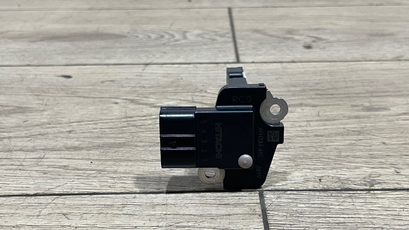 Датчик расхода воздуха FIT SHUTTLE 2012 GP2 LDA