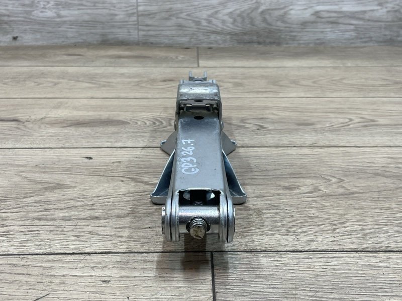 Домкрат Honda Freed Spike GP3 LEA
