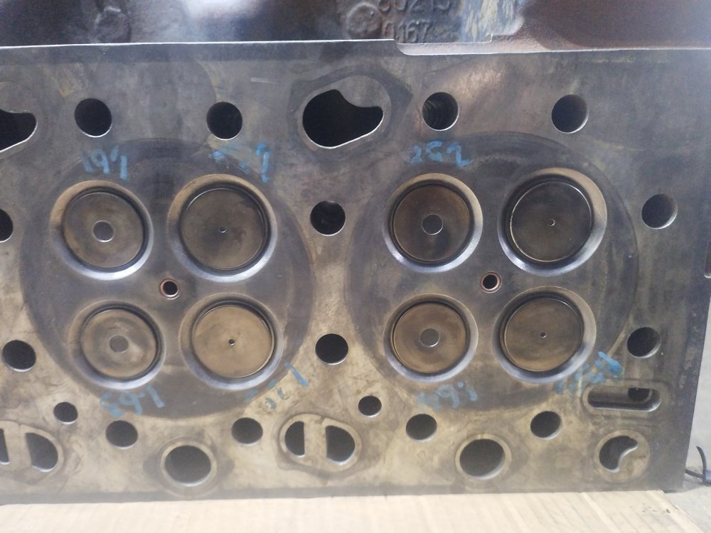 Головка блока цилиндров (ГБЦ) T 2018 DXI13 449HP E5