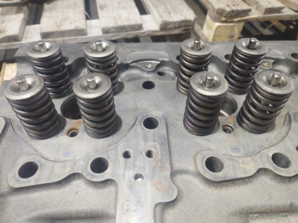 Головка блока цилиндров (ГБЦ) T 2018 DXI13 449HP E5