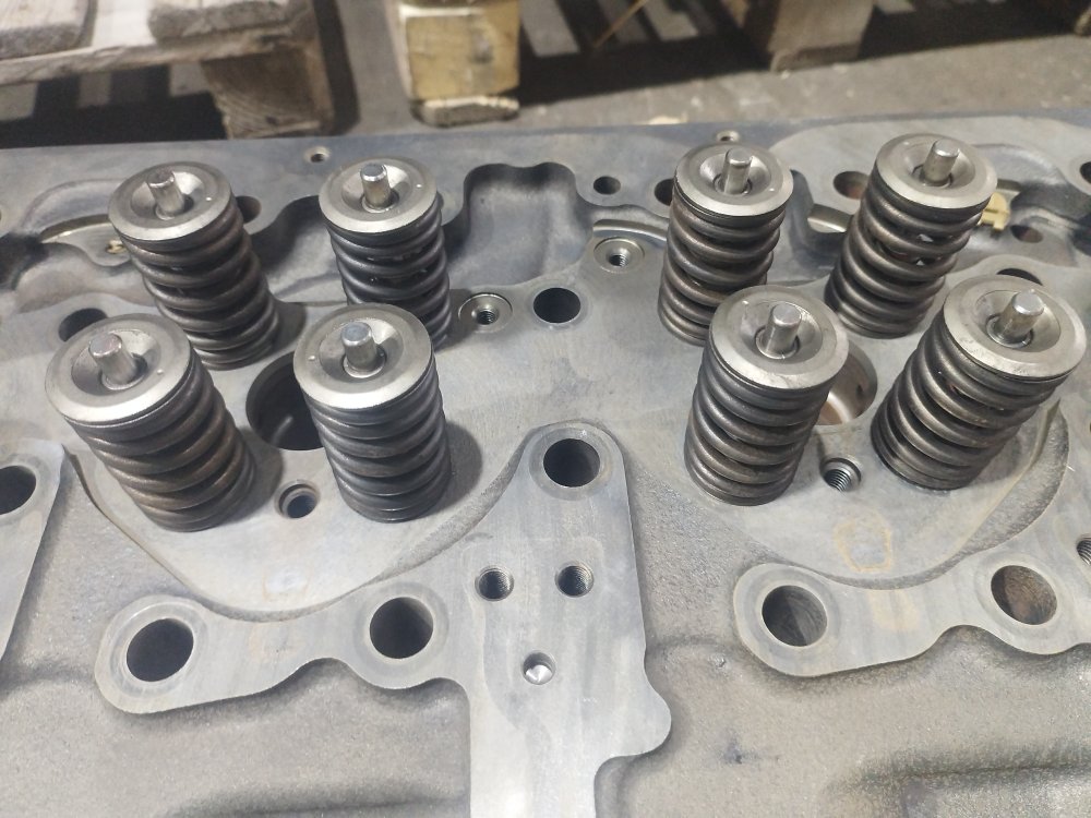 Головка блока цилиндров (ГБЦ) T 2018 DXI13 449HP E5