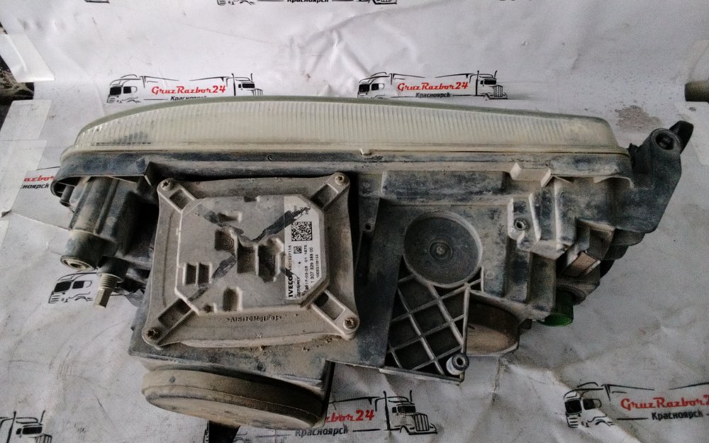 Фара правая iveco