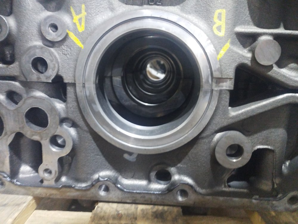 Блок цилиндров Stralis AT440S42TX/P 2016 CURSOR10 F3AE3681D 420HP E5