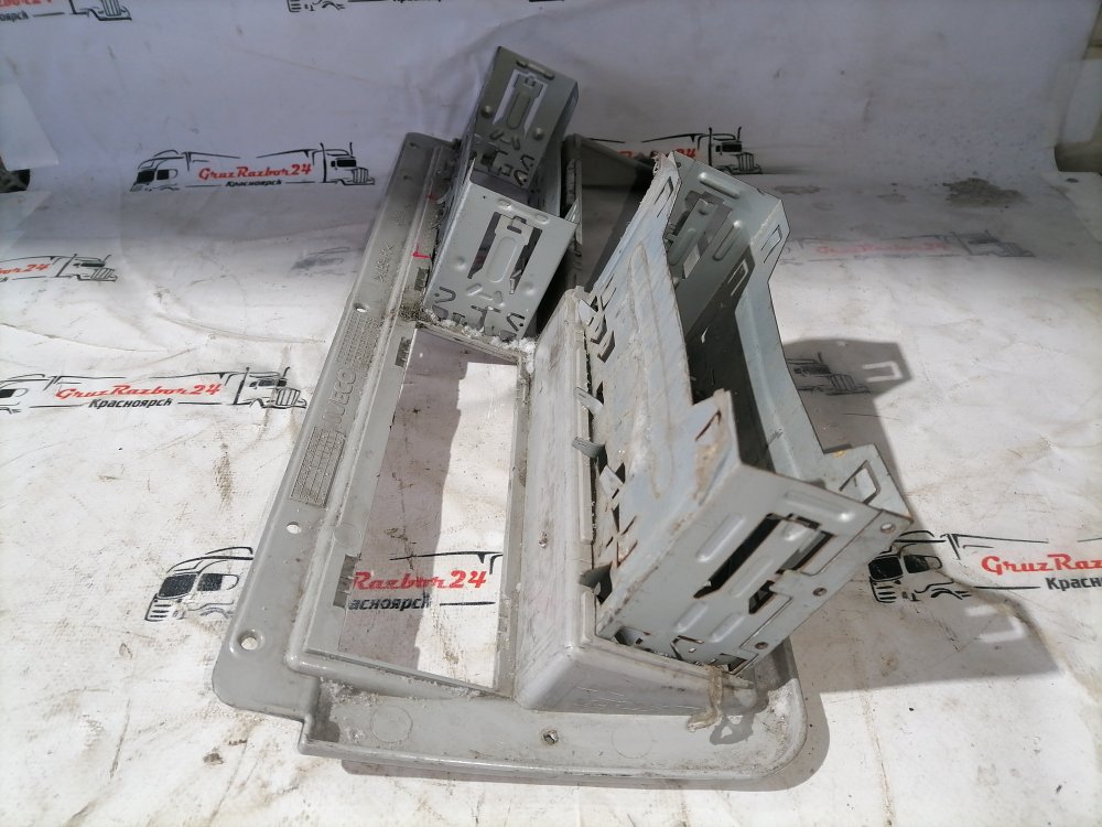 Рамка магнитолы iveco Рамка магнитолы iveco