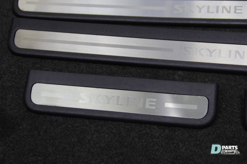Порожек пластиковый Nissan Skyline PV36