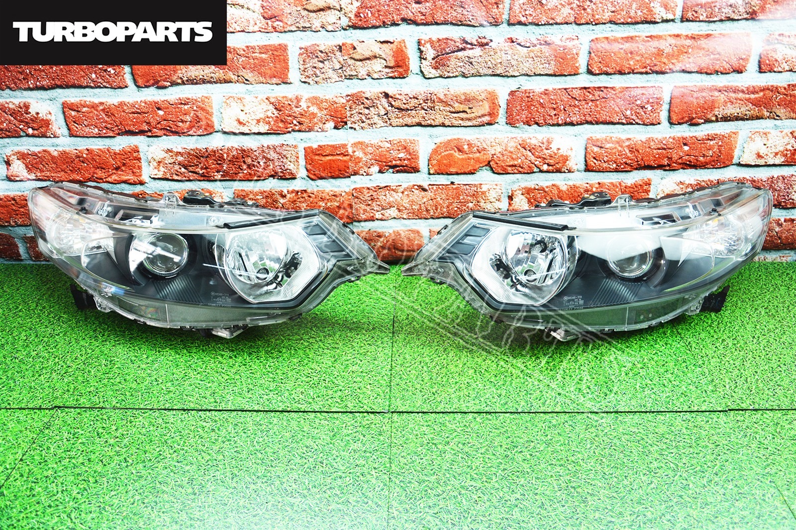 Фары Honda Accord CU1 K24A (б/у) Фары Honda Accord CU1 K24A (б/у)