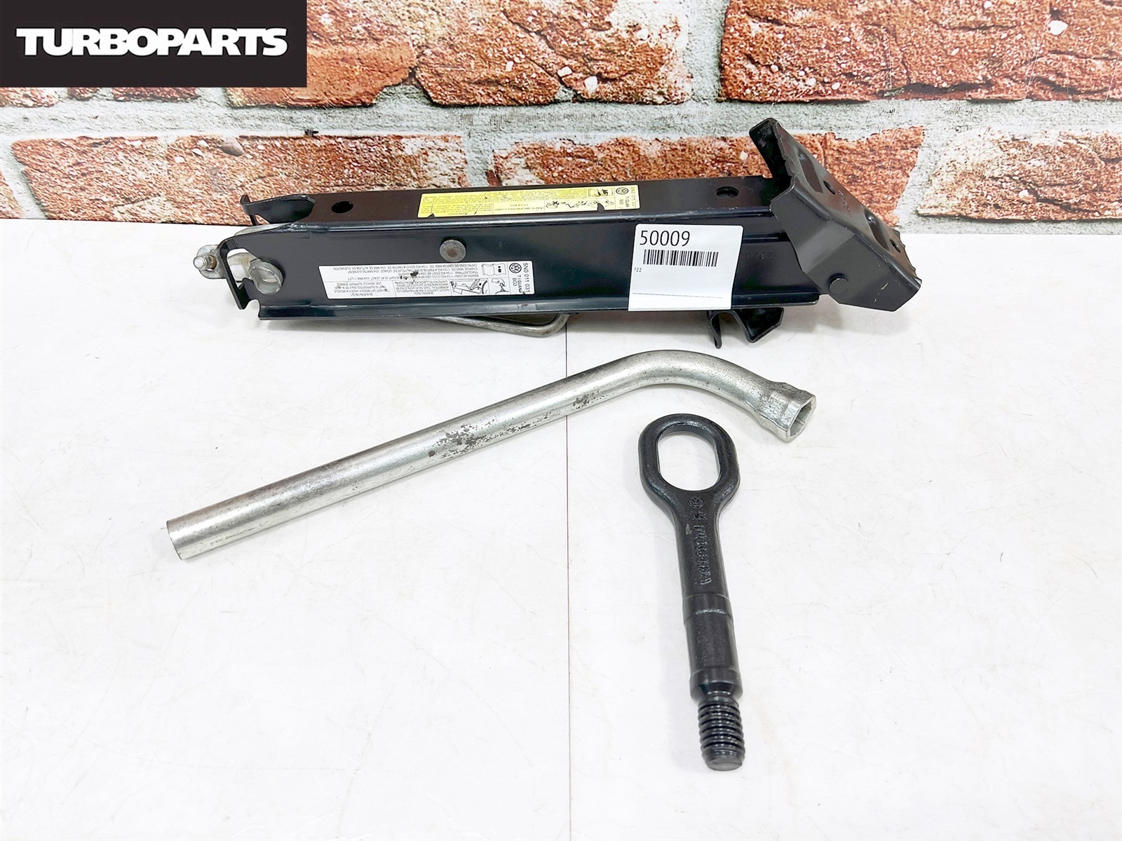 Поддомкратник (домкрат) Volkswagen Tiguan 5N1 CAW 8R0011031E контрактная