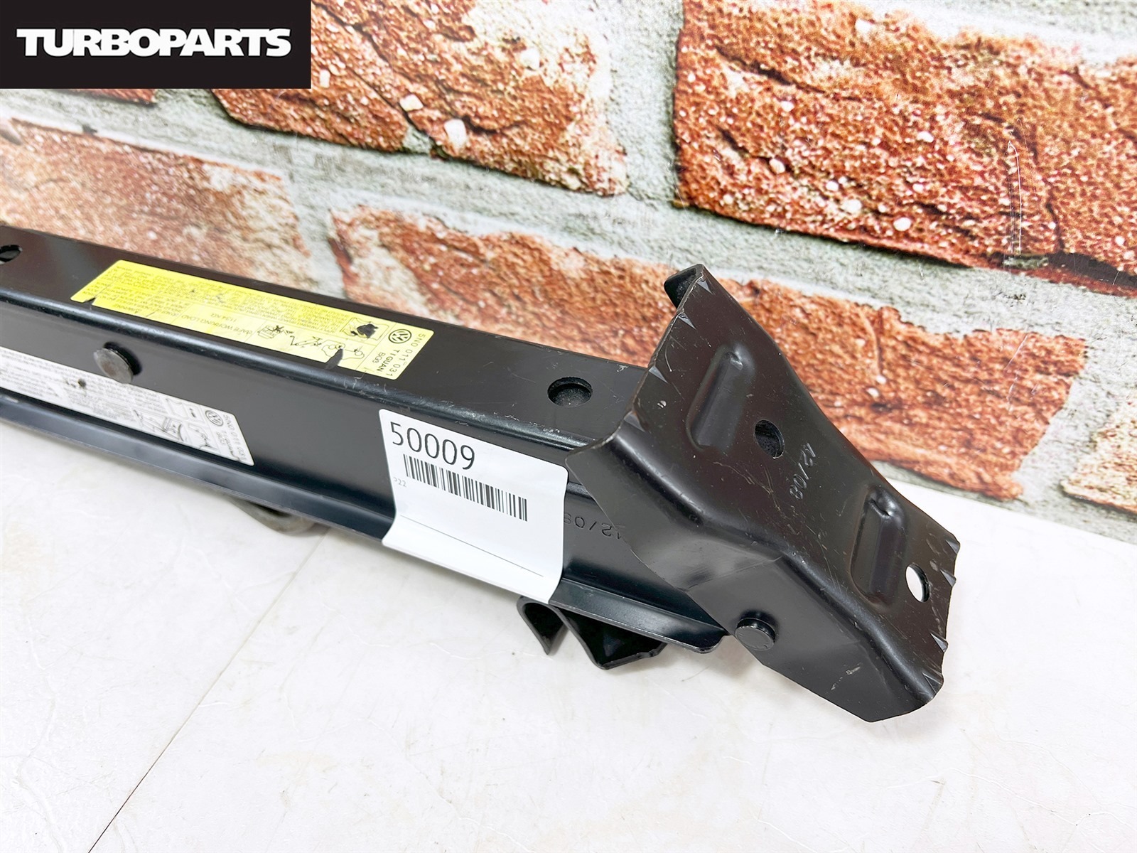 Поддомкратник (домкрат) Tiguan 5N1 CAW