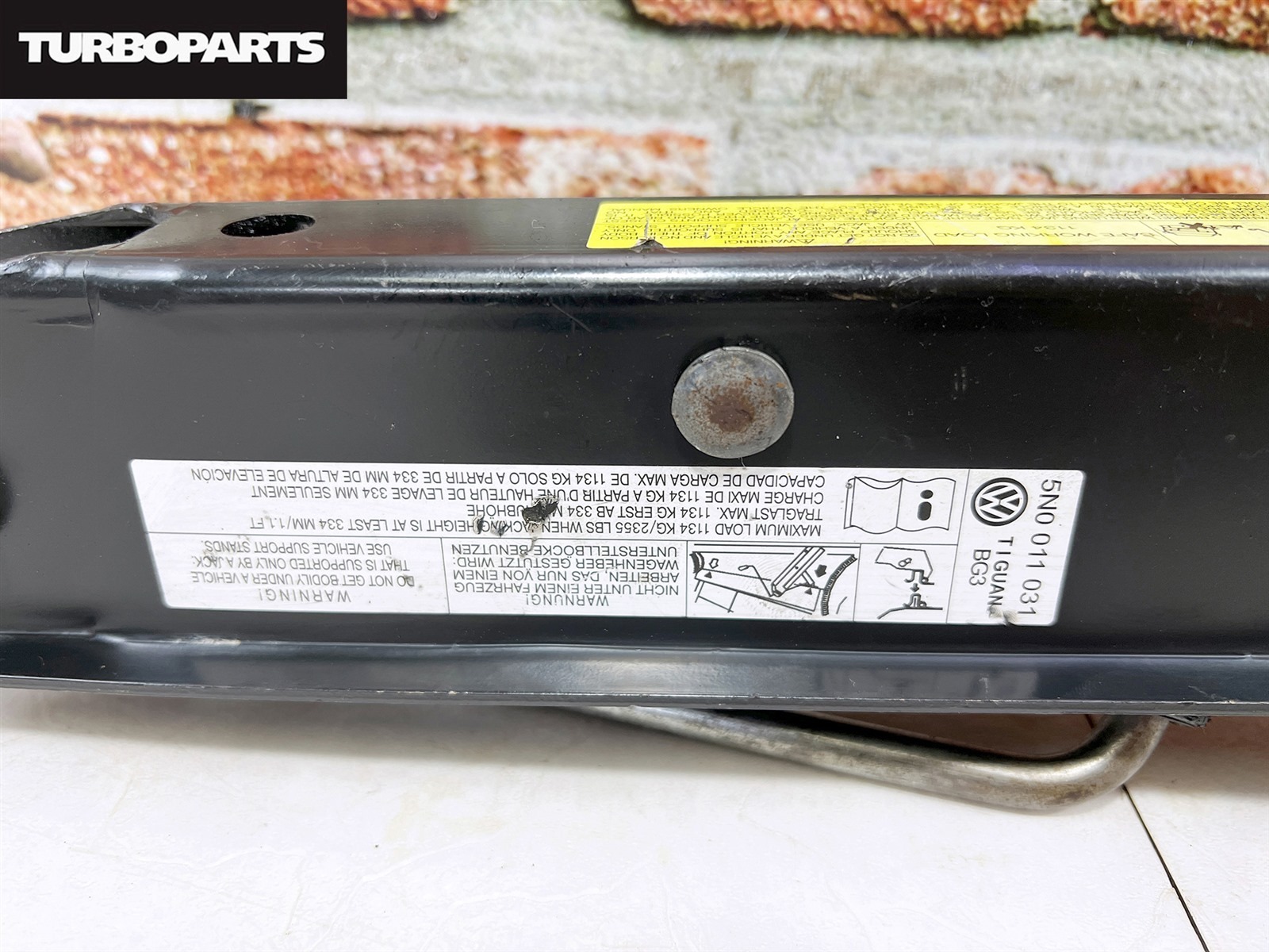 Поддомкратник (домкрат) Tiguan 5N1 CAW