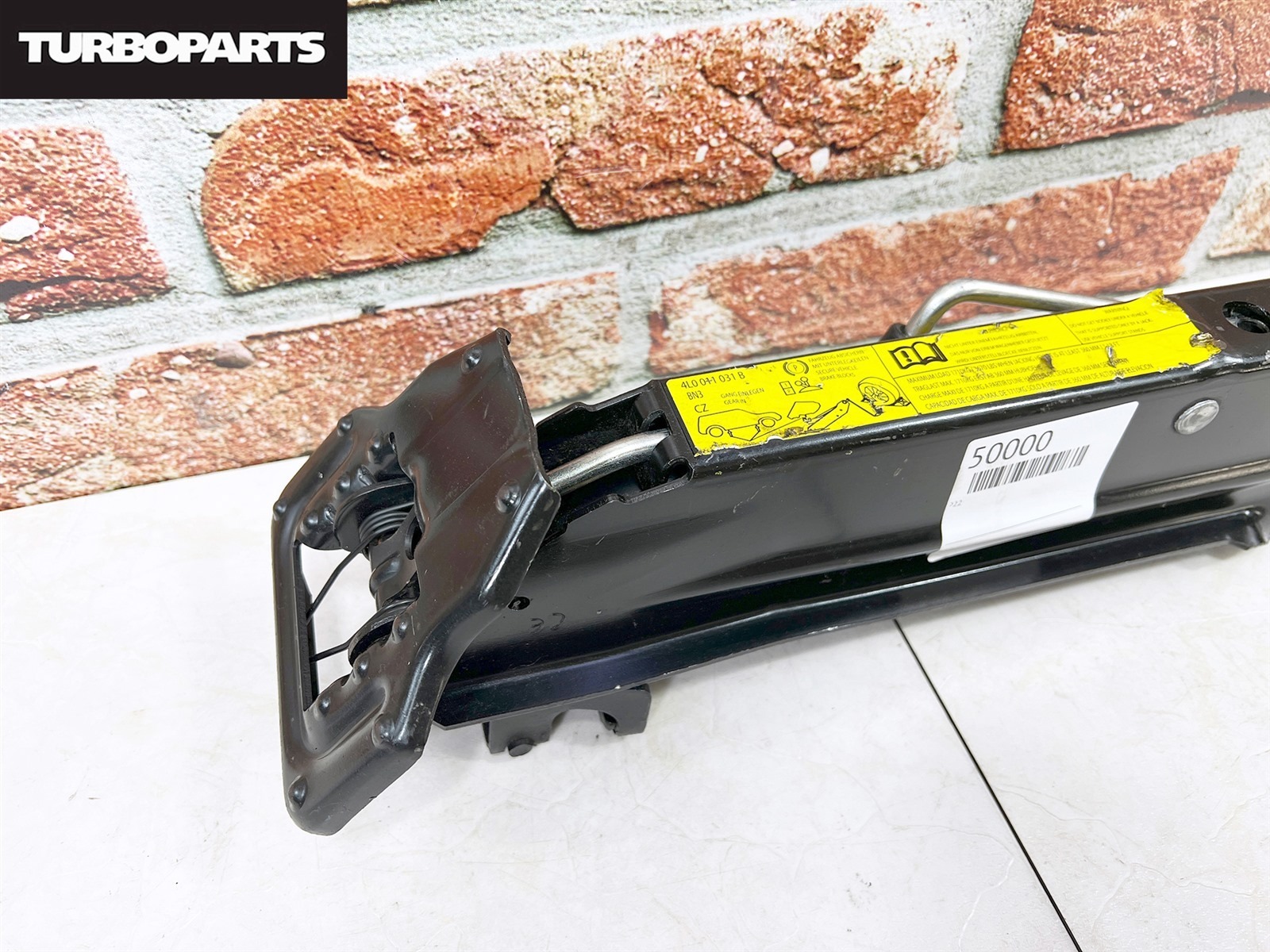 Поддомкратник (домкрат) Tiguan 5N1 CAW