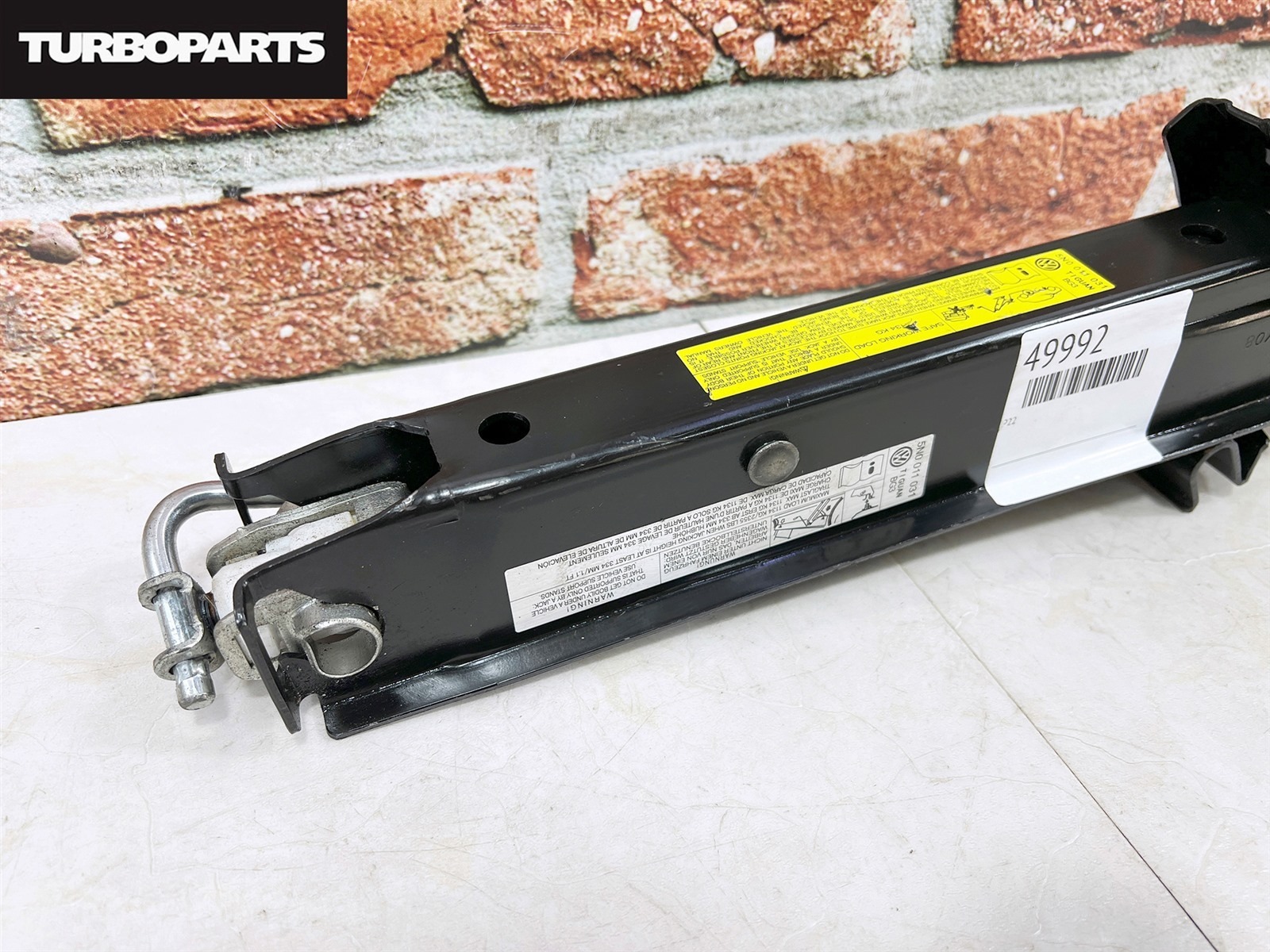 Поддомкратник (домкрат) Tiguan 5N1 CAW