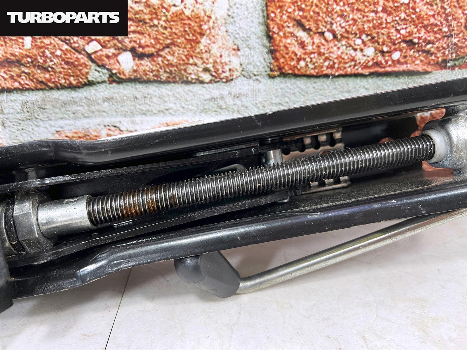 Поддомкратник (домкрат) Passat 3C2 CAXA